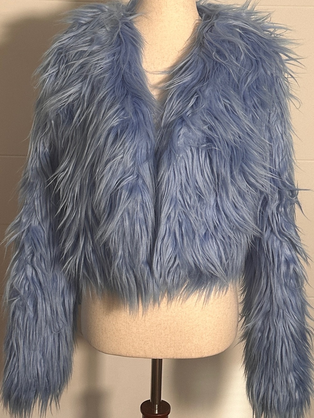 PrettyLittleThing Light Blue Faux Fur Crop Fuzzy Cropped Jacket S/M